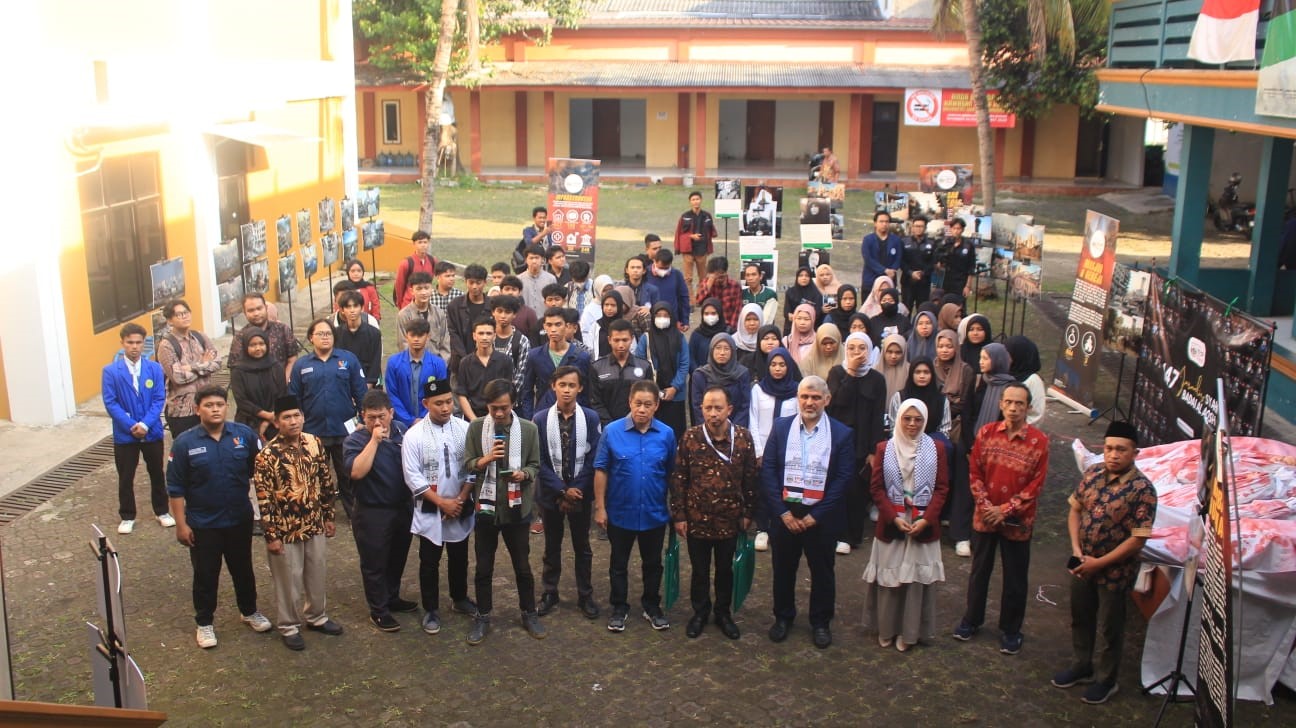 Suara Indonesia Untuk Palestina: Aksi Bela Palestina Oleh BEM SaintekMu